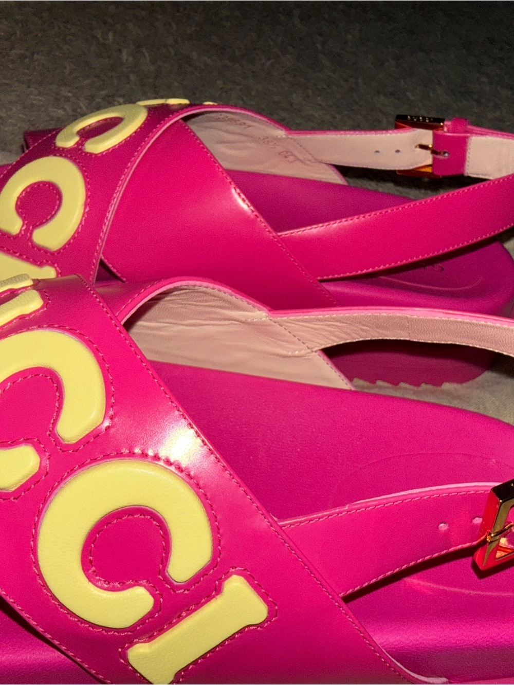Gucci Calfskin Elizabeth Nappa Charlotte Logo Slingback Sandals 38.5 Fuchsia - Picture 8 of 15